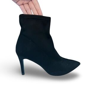 Zara Black Pointed-Toe Ankle Boots – Size 8